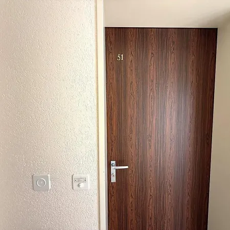 Royal 51 لوكباد